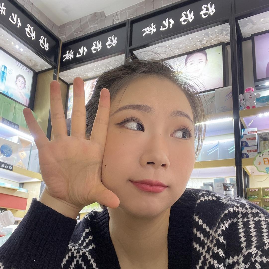 白庙好好化妆陈住气