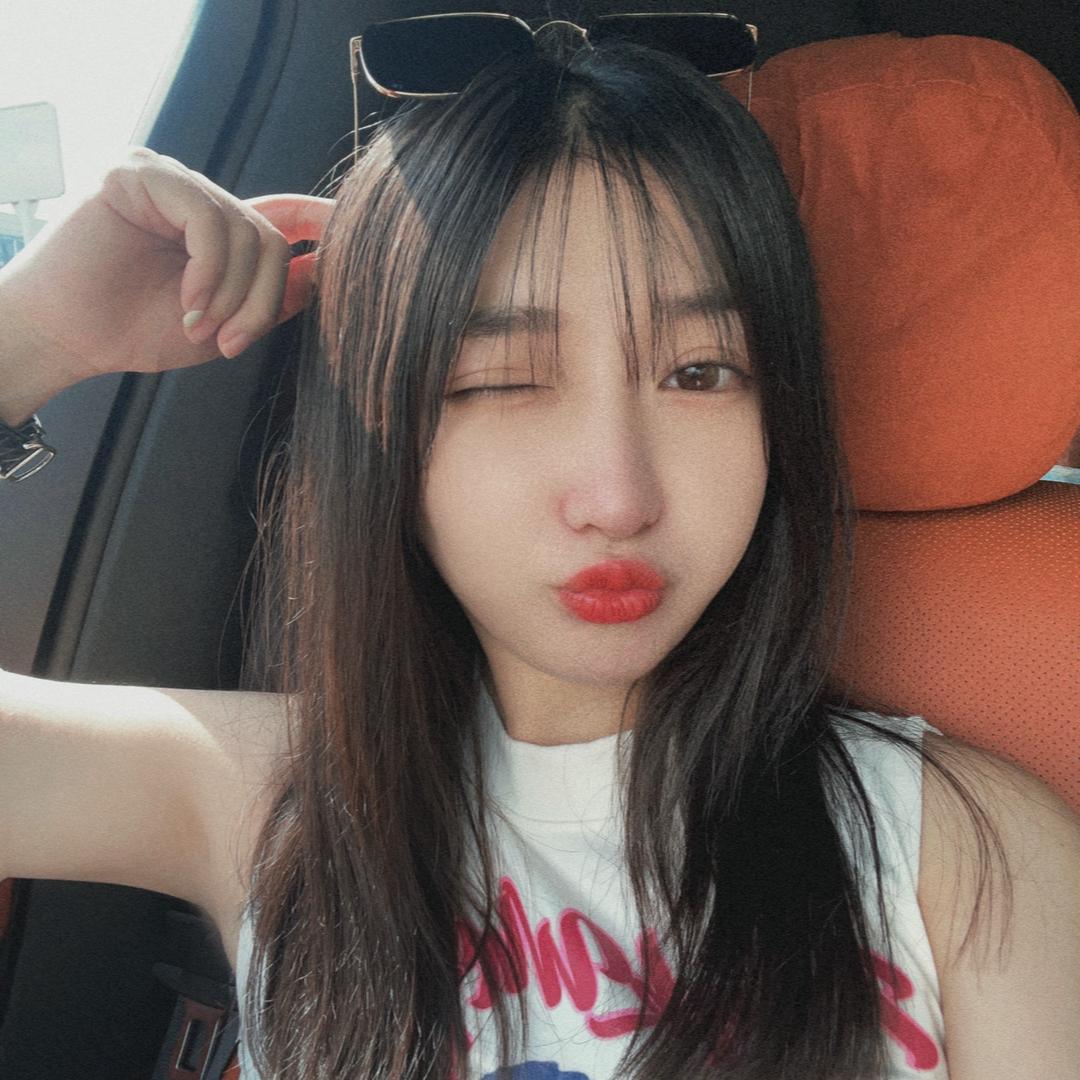 骑哈雷的少女菲