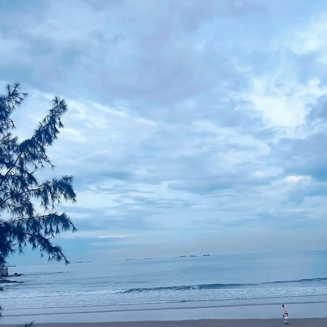 荣华富贵的(荣）