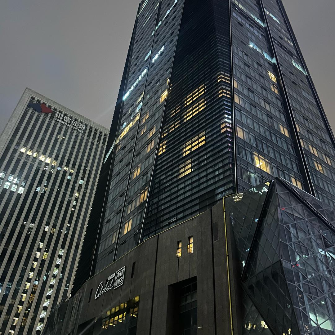 空 白 格