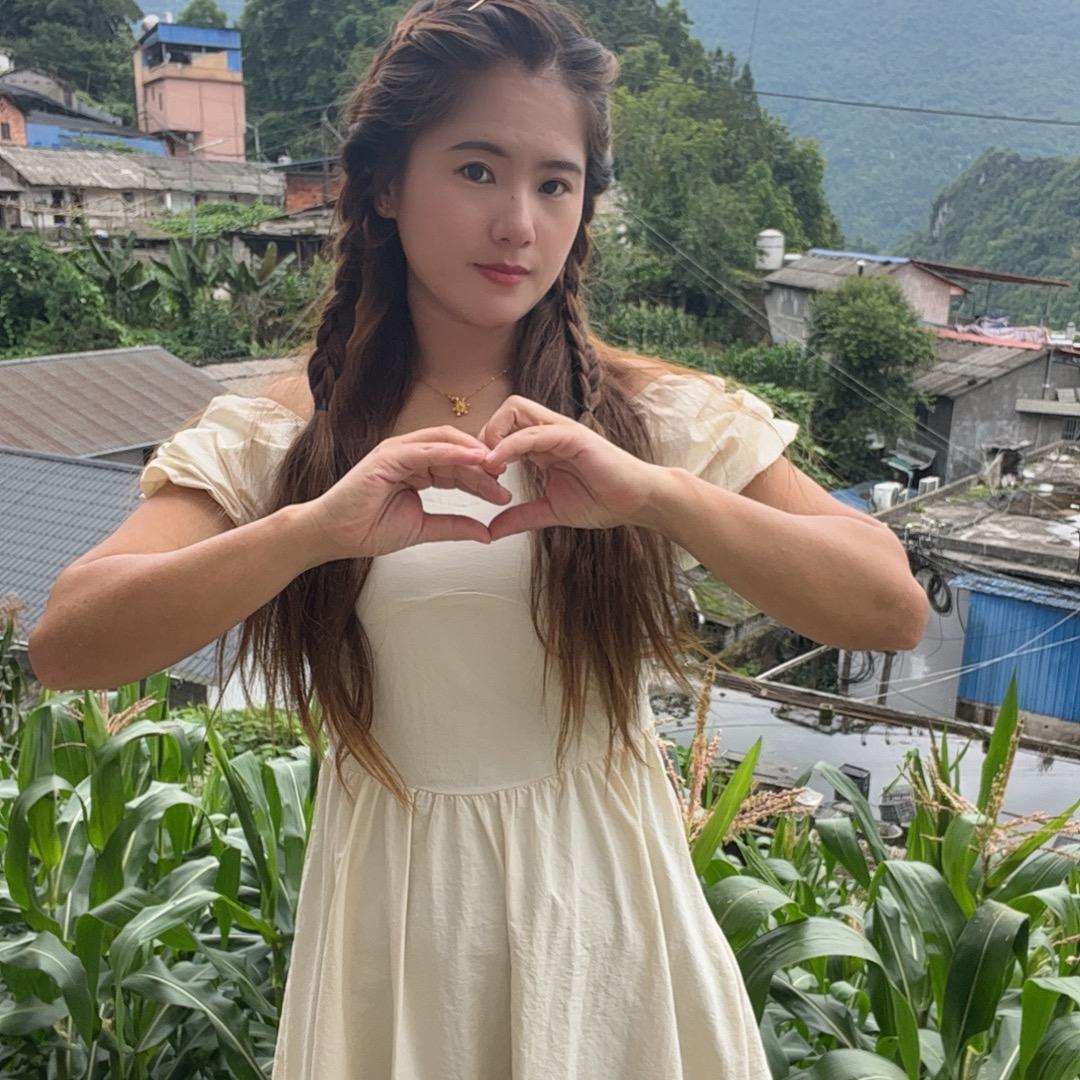 爱美的蔡蔡