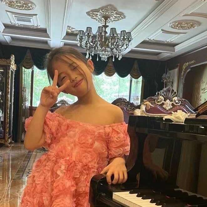 尹尹Yin