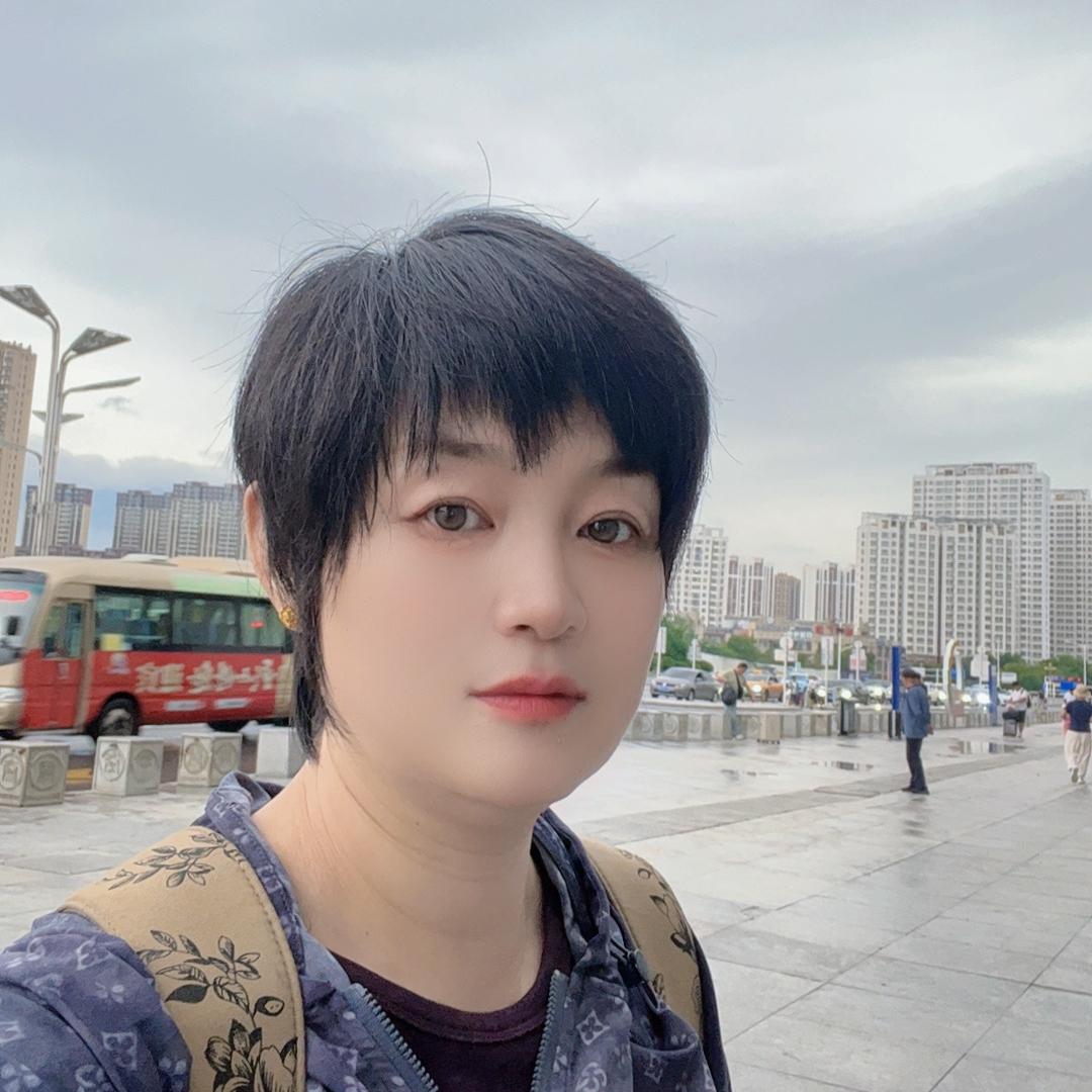 邻佳精品服饰