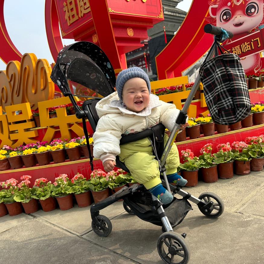 小乖母婴用品童装店
