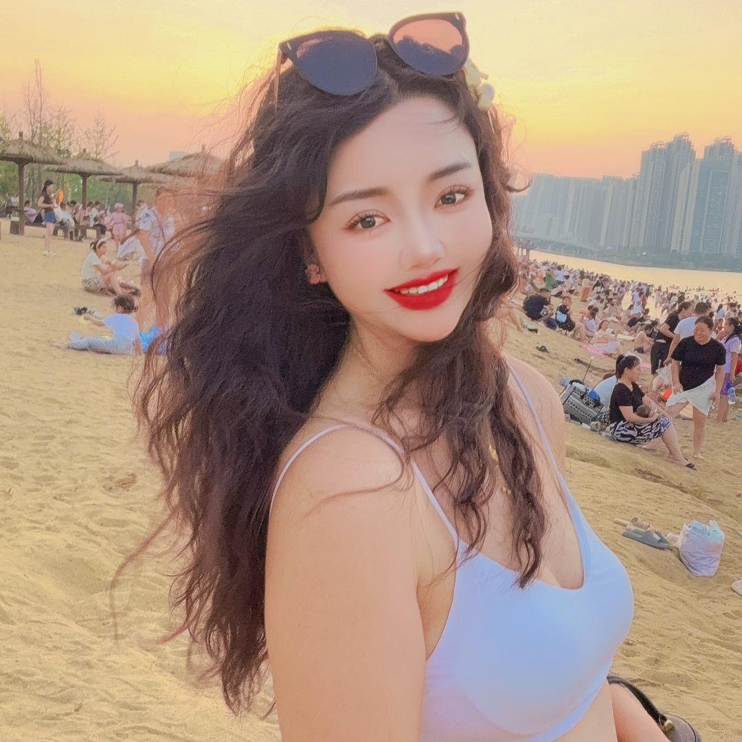 ღ 金融樊小姐