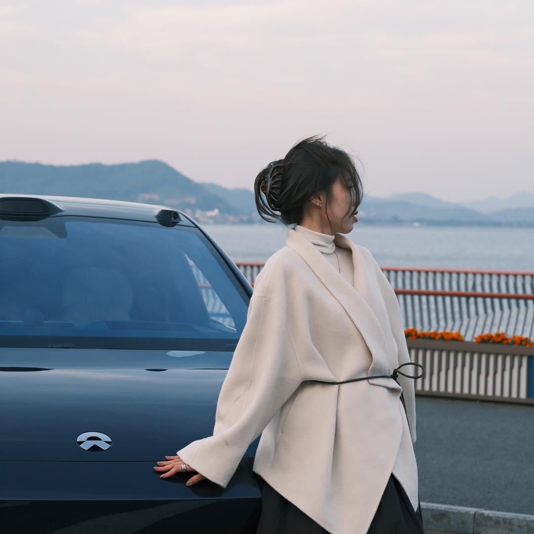 在蔚来的嘉嘉🍬（分身直播版）