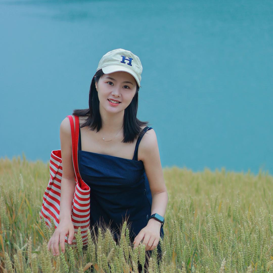 小小何