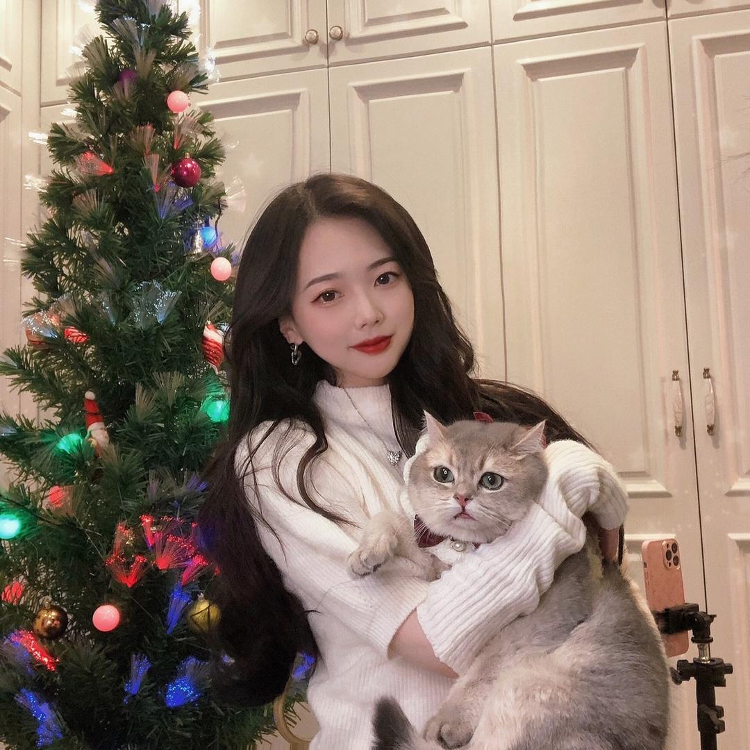 Monicaaa
