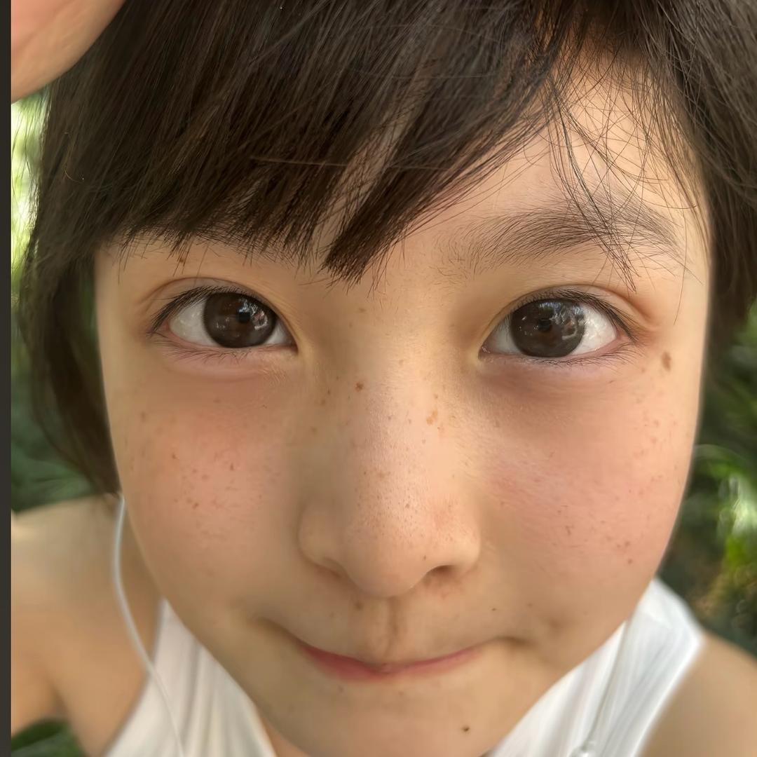 小T.
