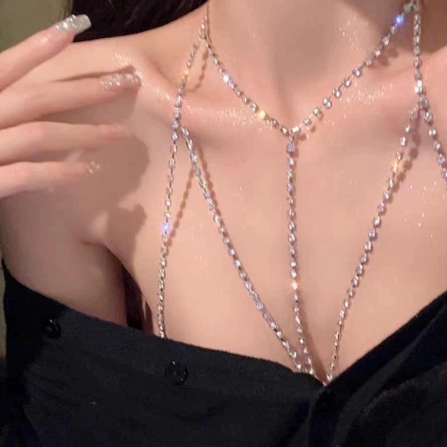 阿拉木图潮汕女孩民宿💍（私信收不到）