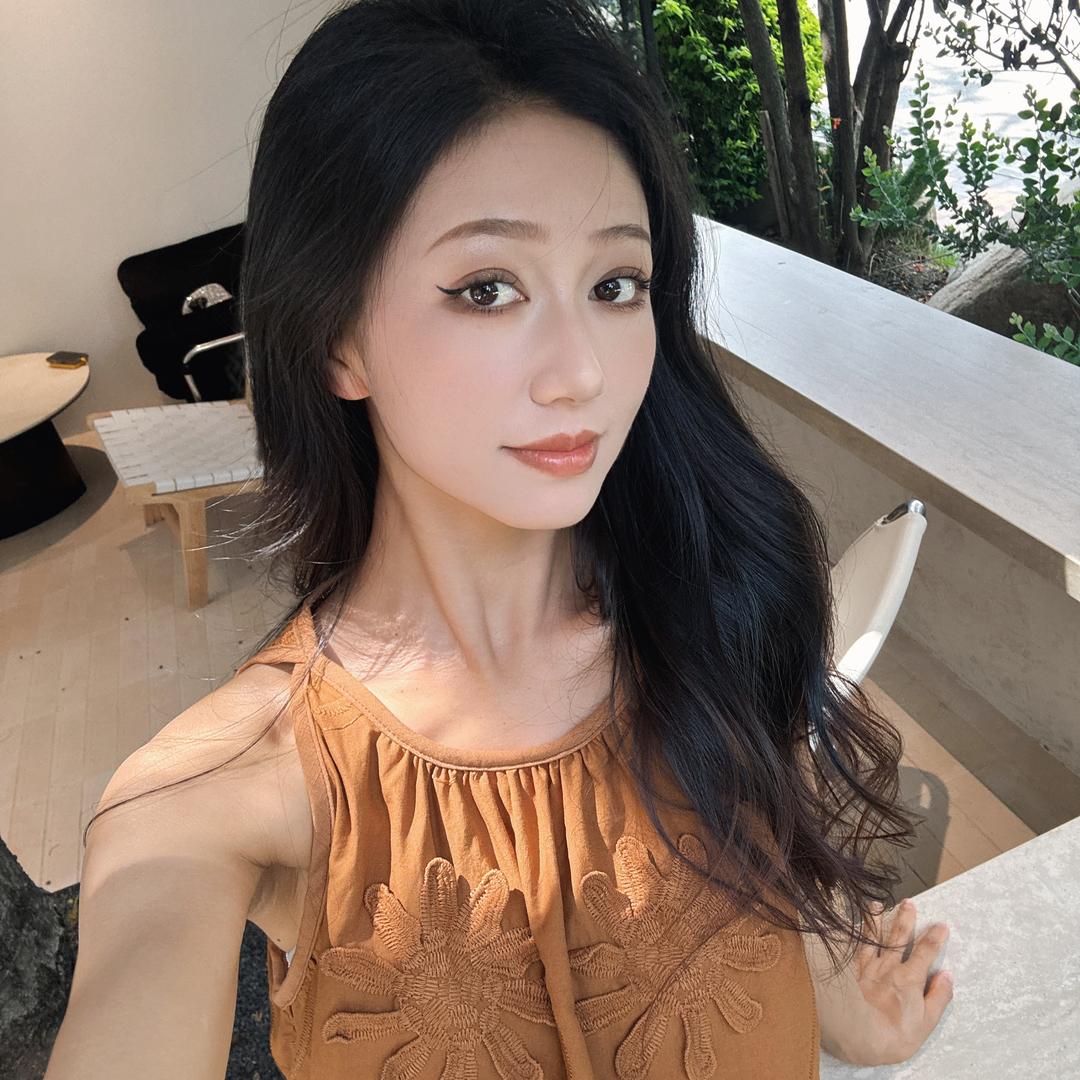杨小鱼.