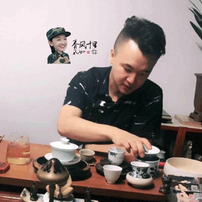 𓀫寂寞一根烟〠