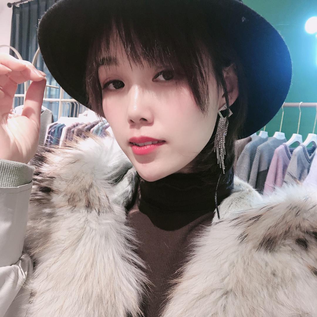 落黎玉服饰