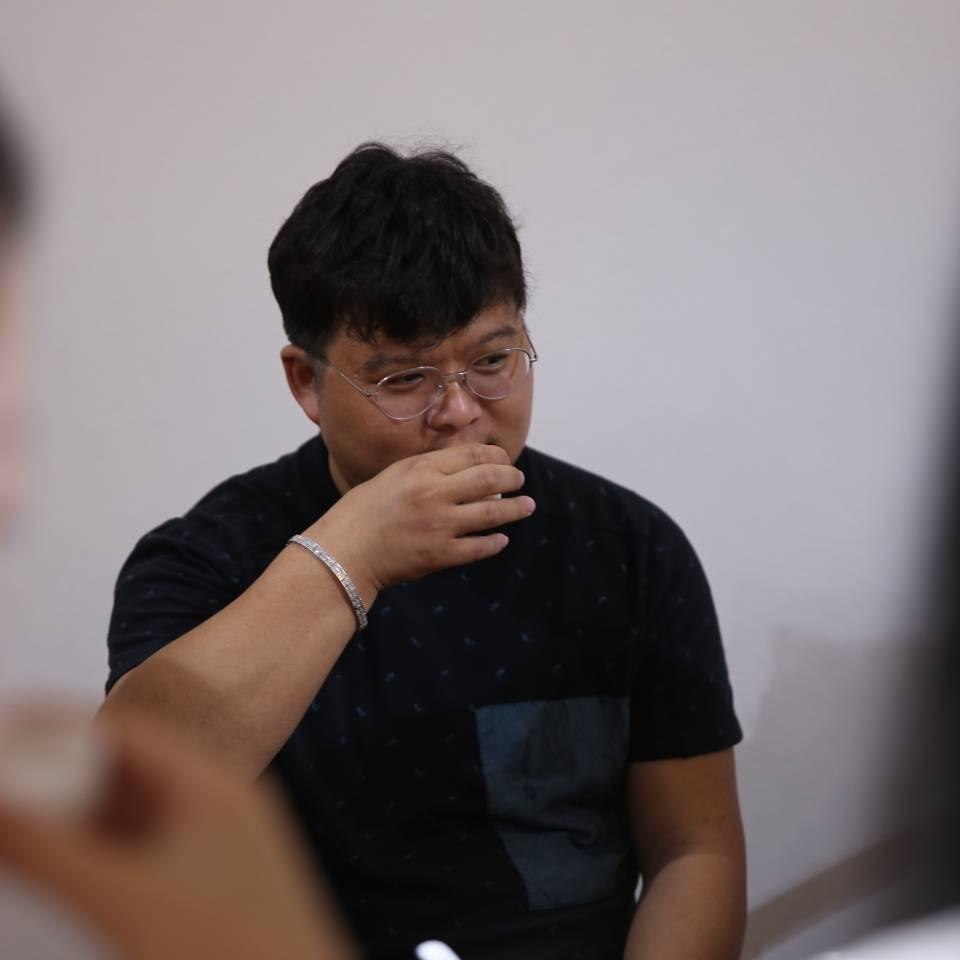 不留胡子的大叔