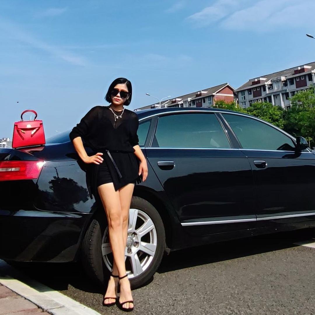 九零后重庆开驾校的婷姐