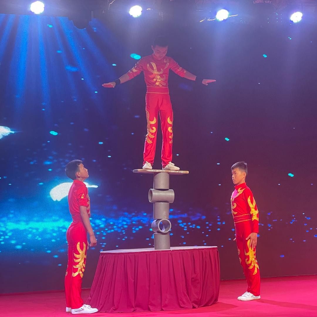 博昂杂技团（牛老师）