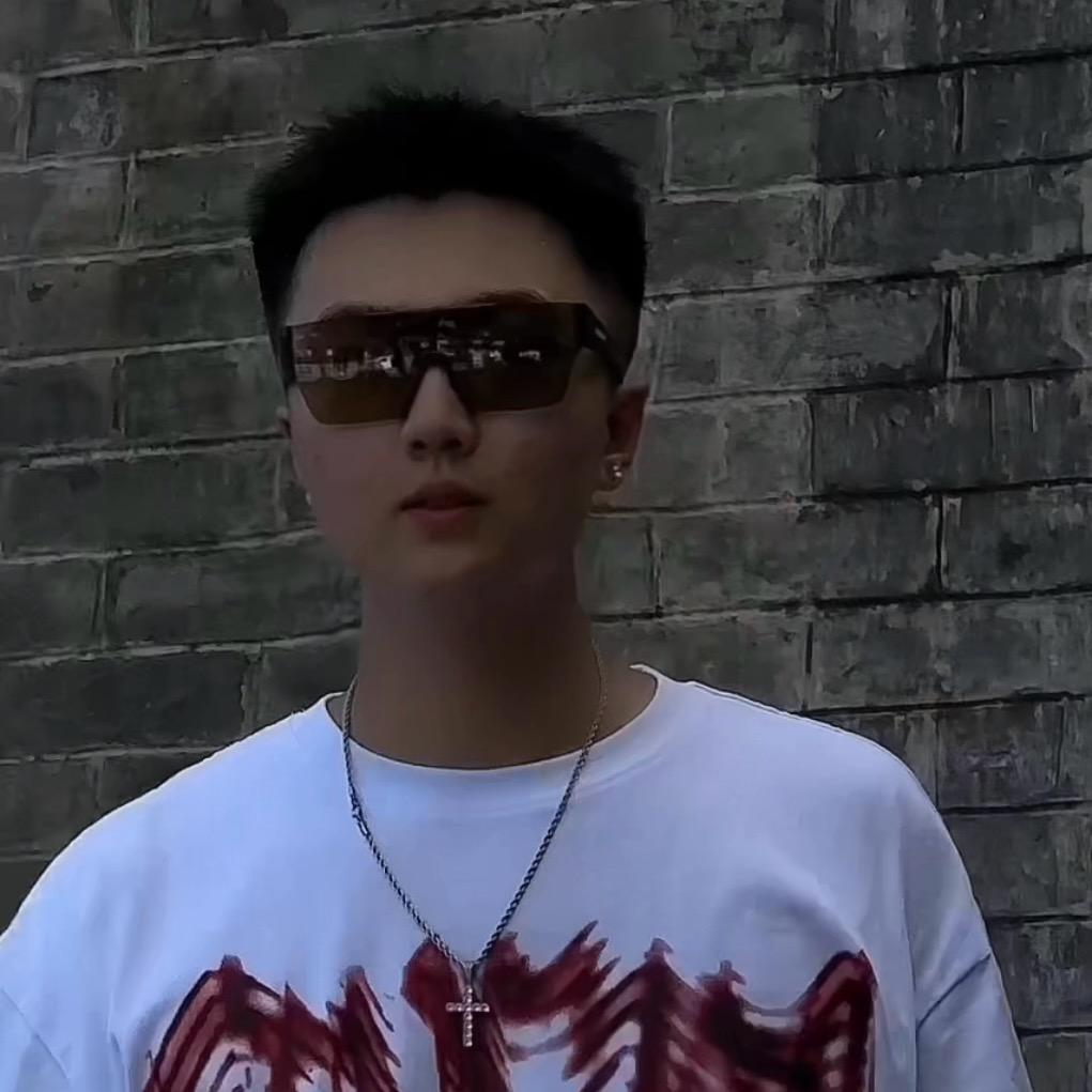 张泽予.