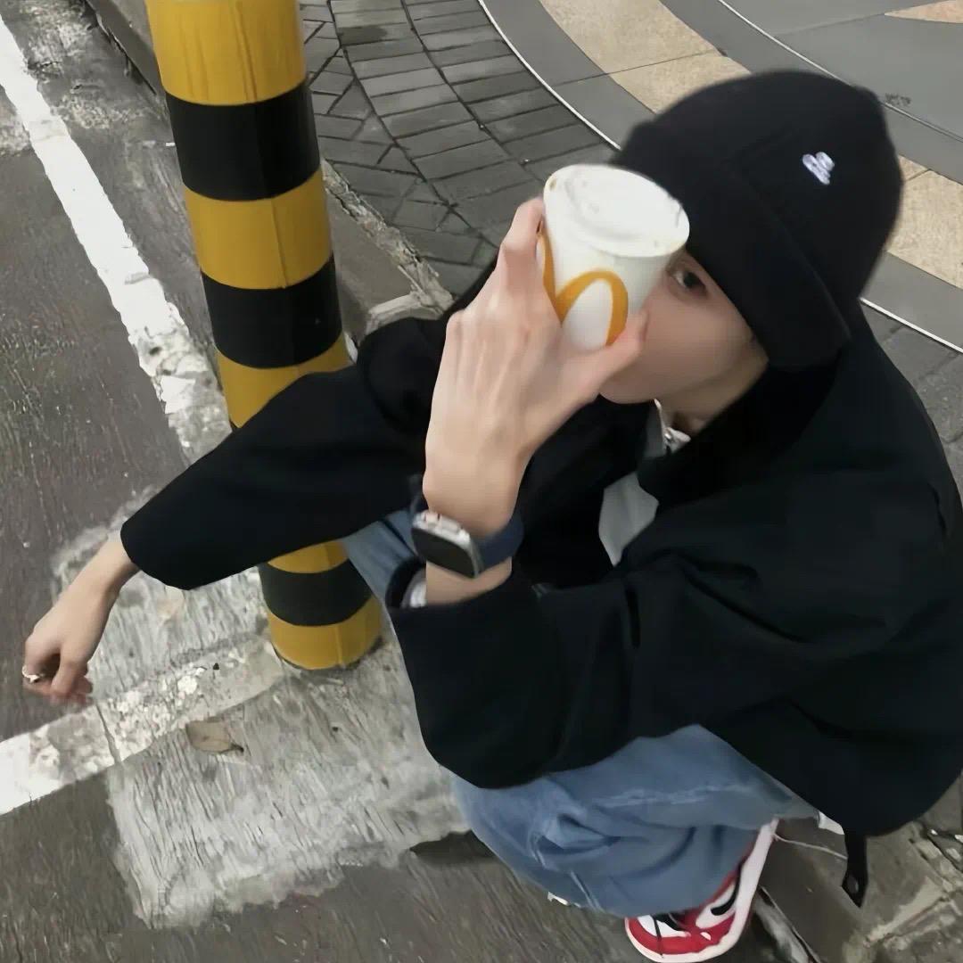 Aᶻ