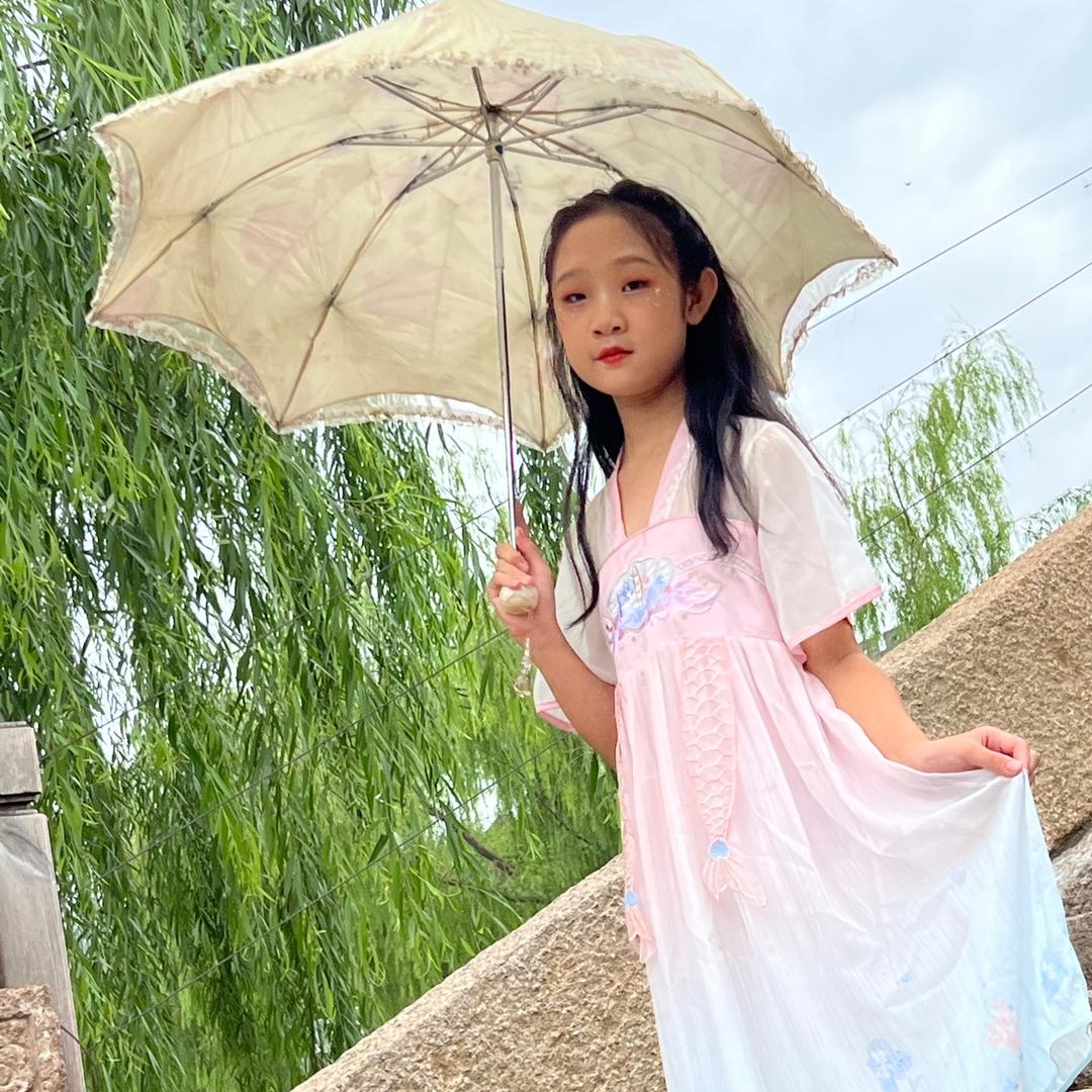 彤彤小钢妞