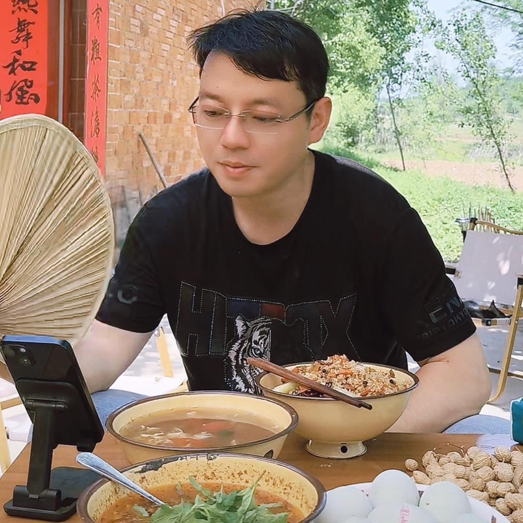 靳笑掌