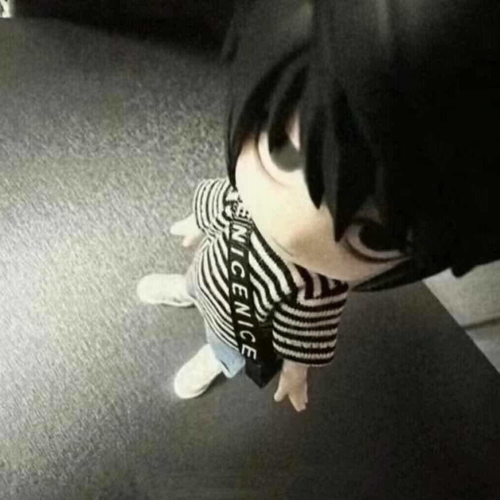 ᶻ