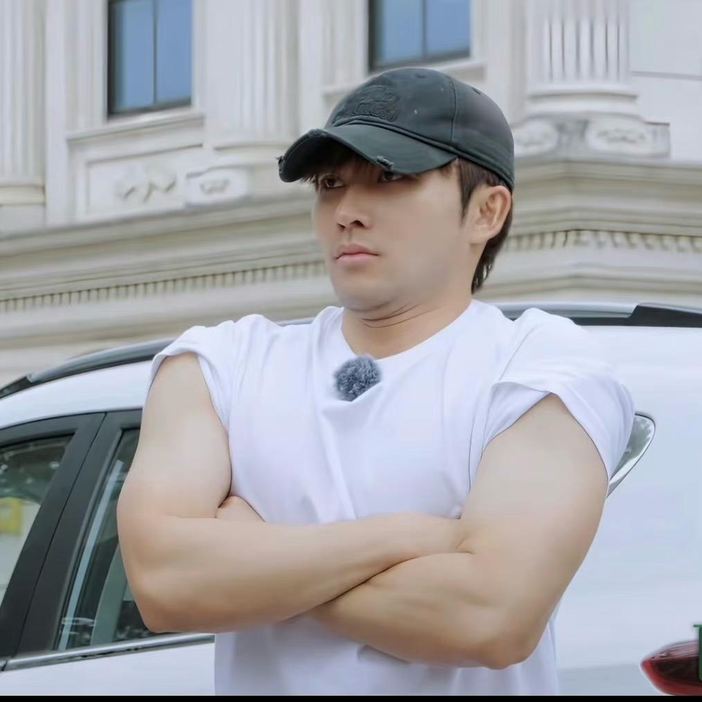 AAA基建队长李三哥