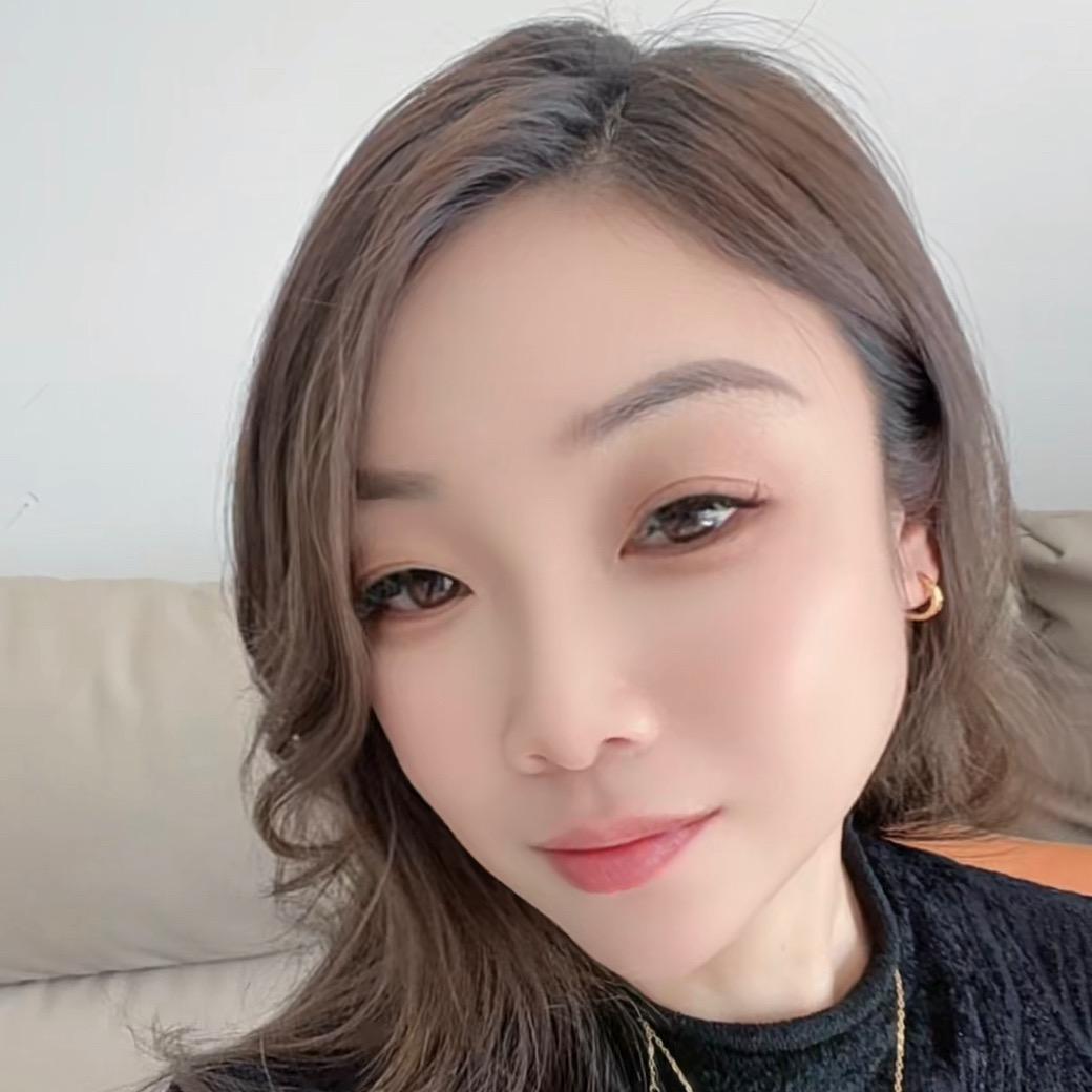 八月
