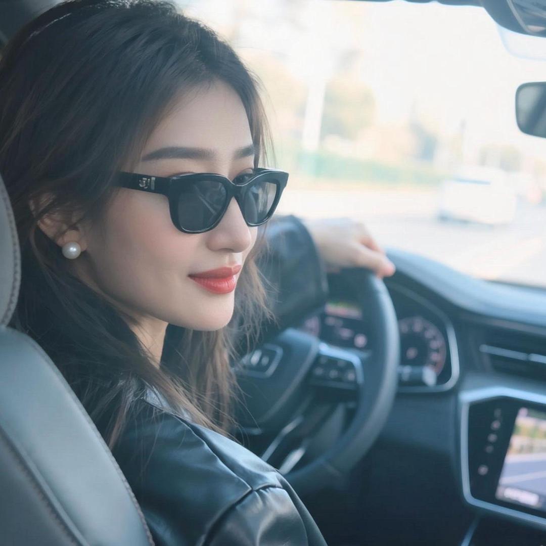 芹姐，鸣威灯饰