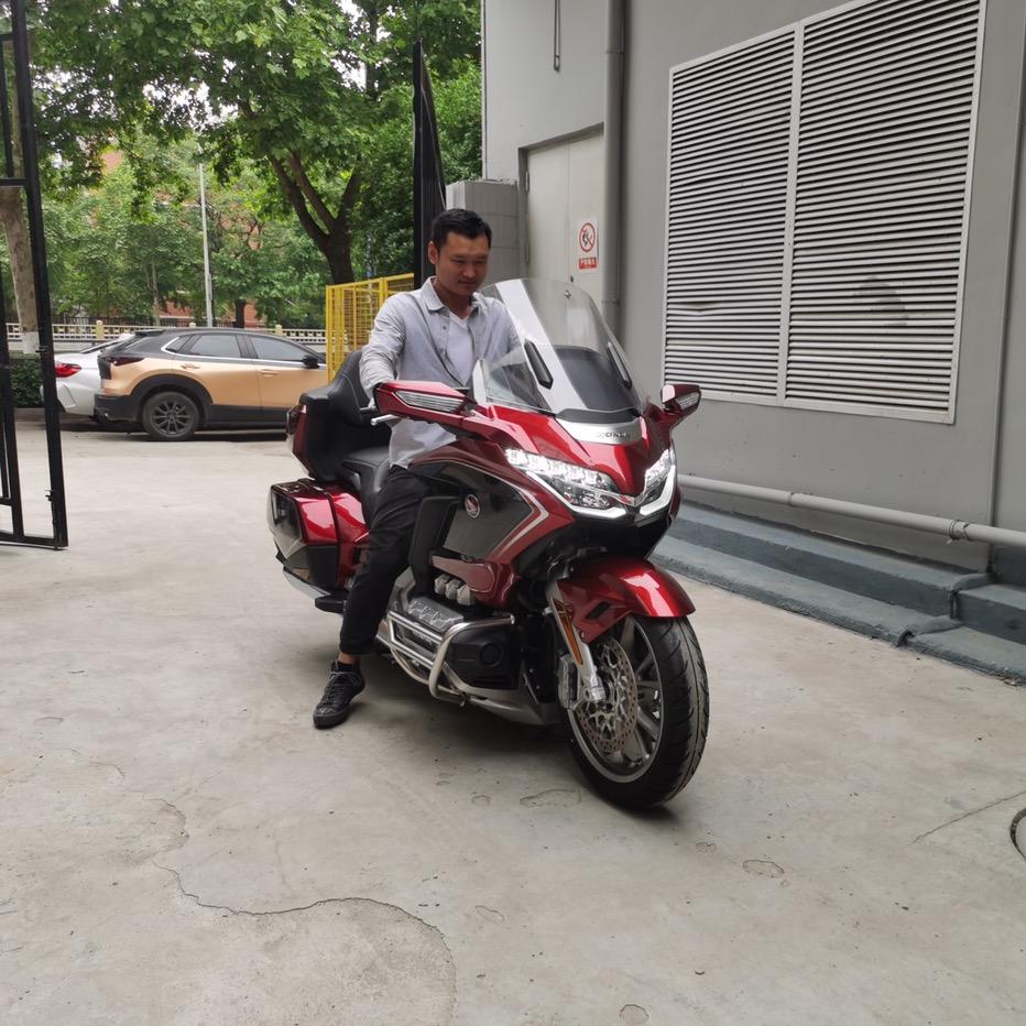 大山专业摩托车头盔贴膜