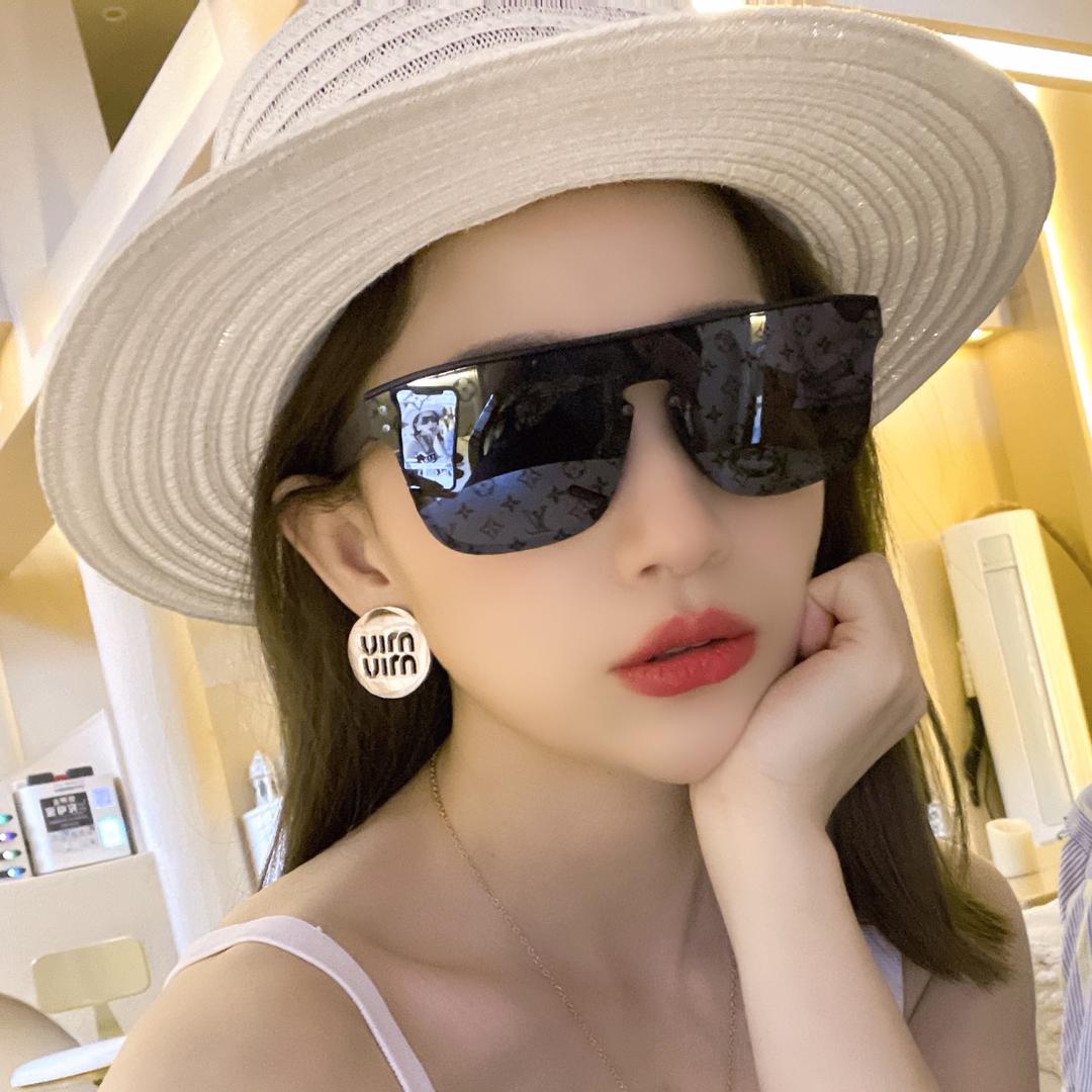 艾艾  💋💋👑