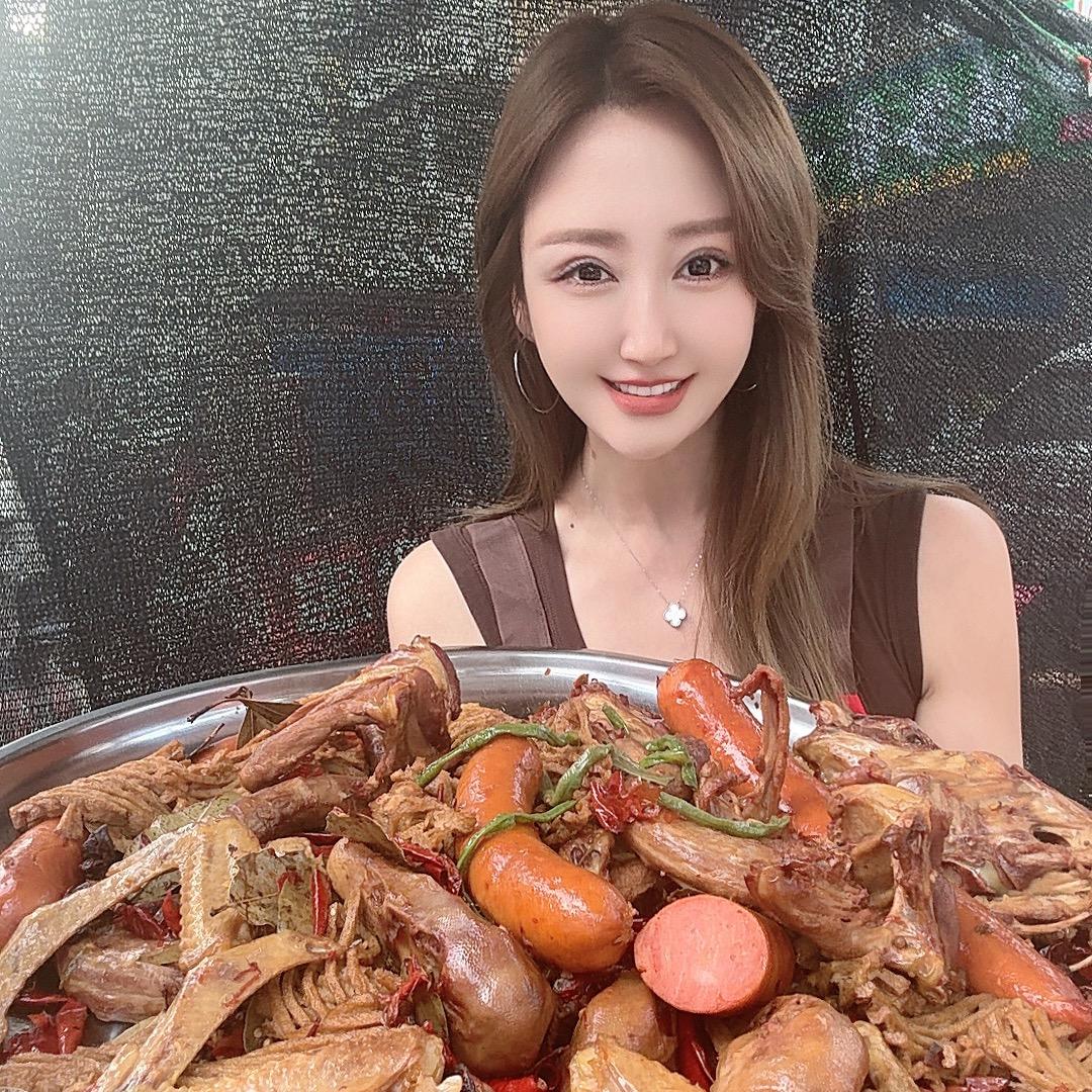 小辉卤炸鸭货