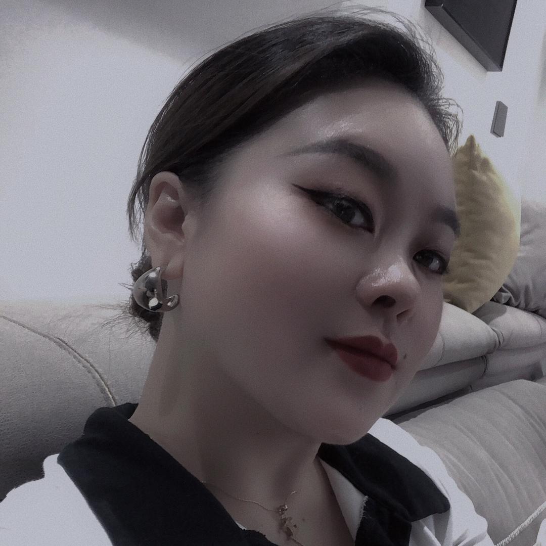 娜娜 🖤🌙