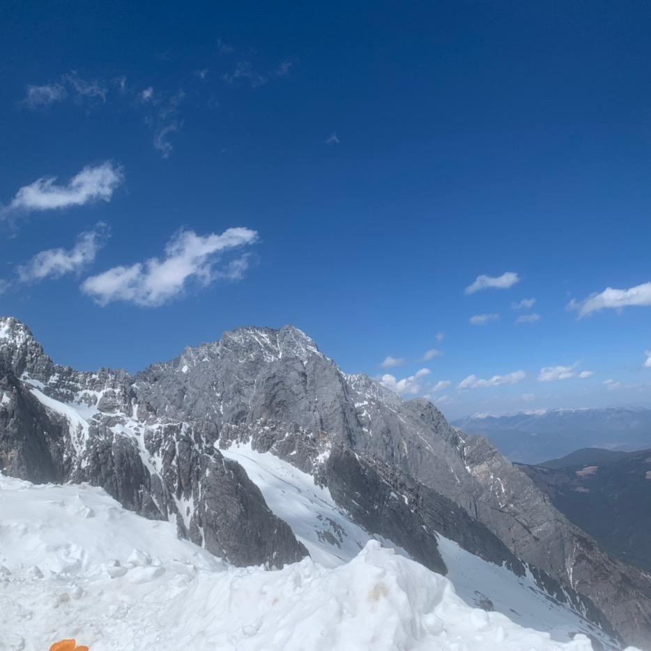 至山巅⛰️🏔️