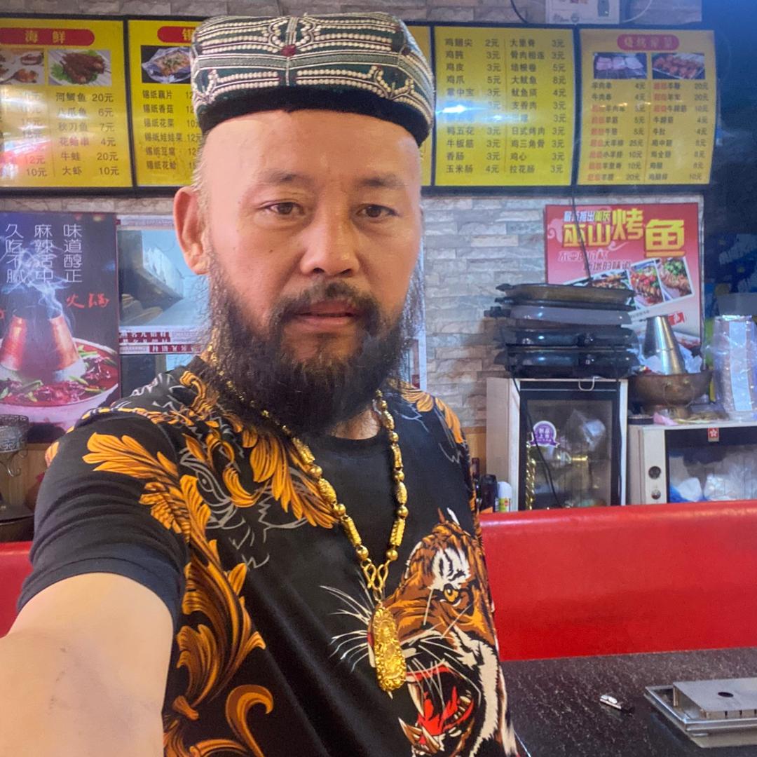 大胡子烧烤集团董事长。