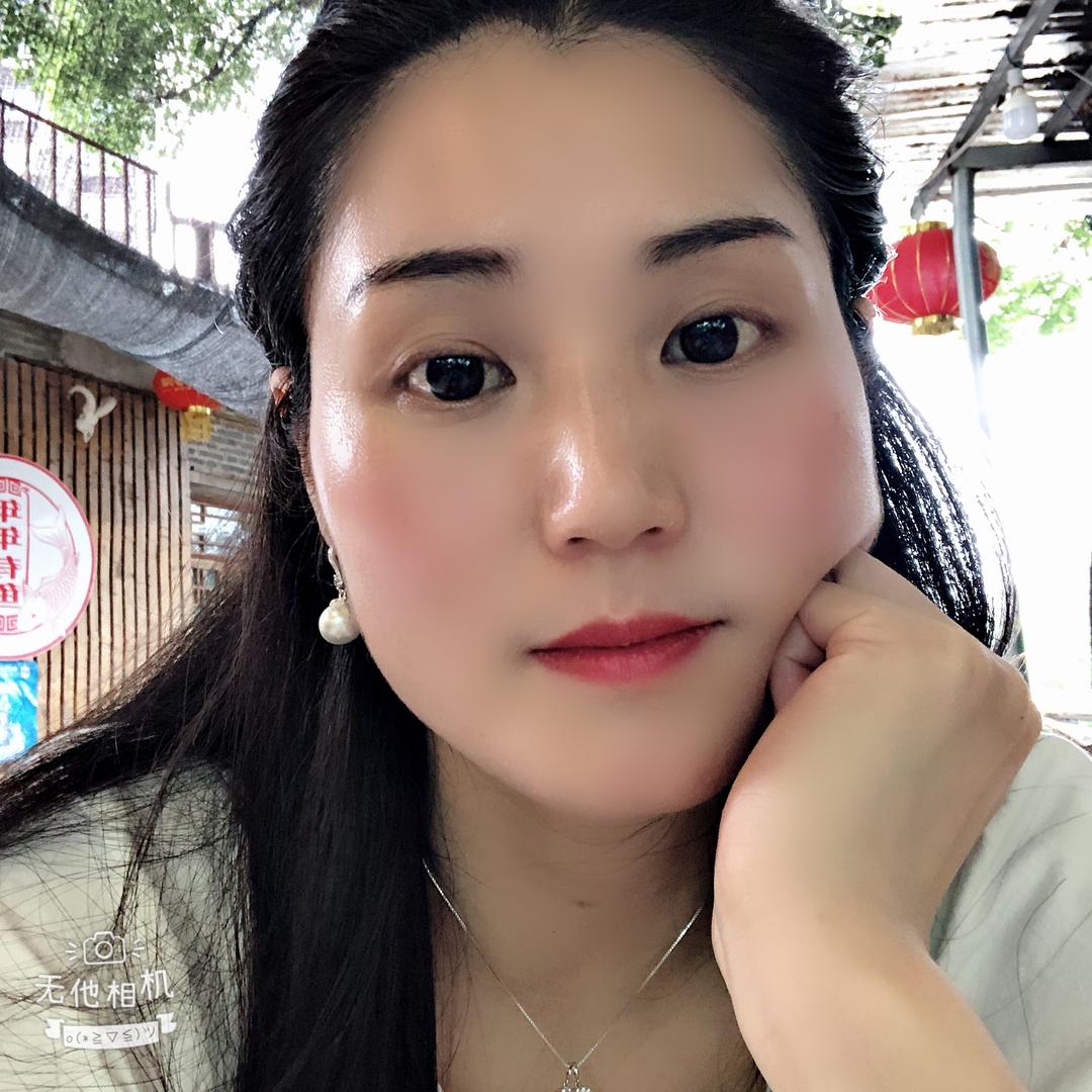 33楼晒衣服的女人