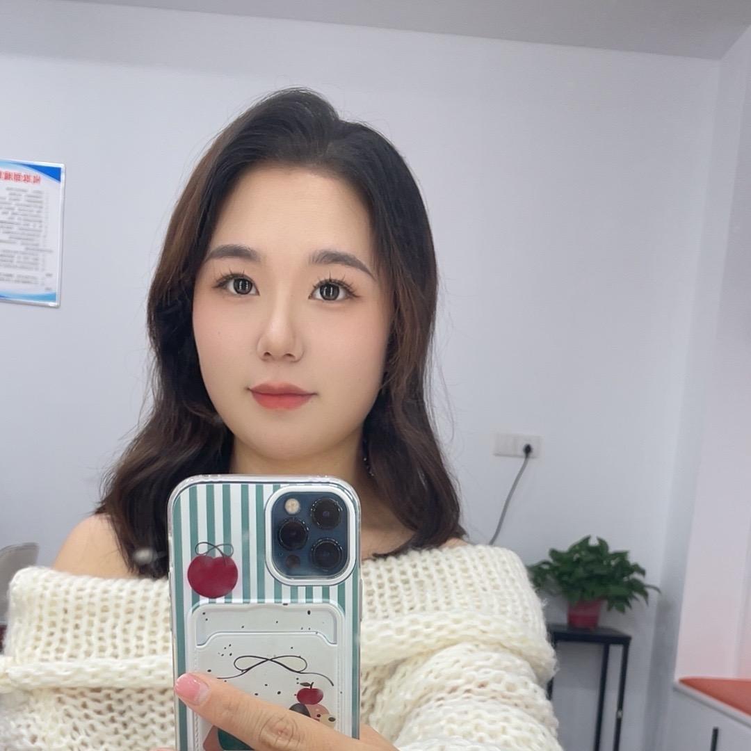 天烛人家劈柴炖鸡