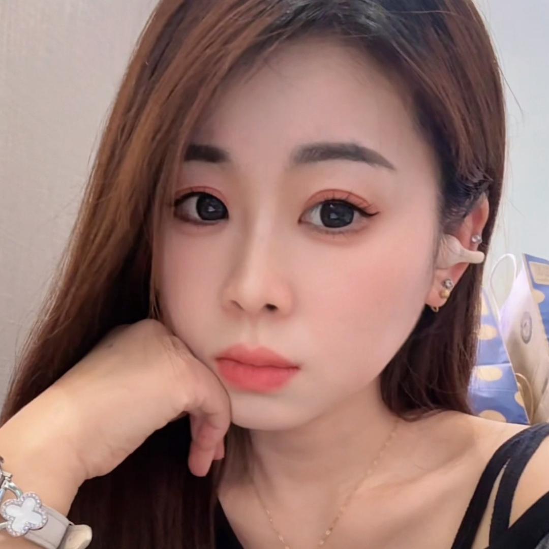 ╰婷婷🐰╮