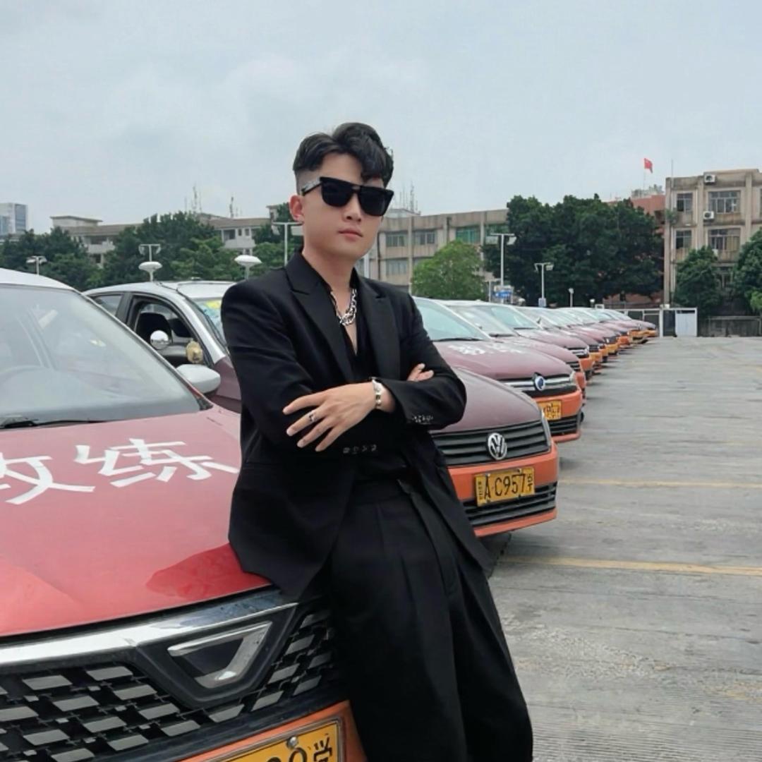 速马驾校冯教练