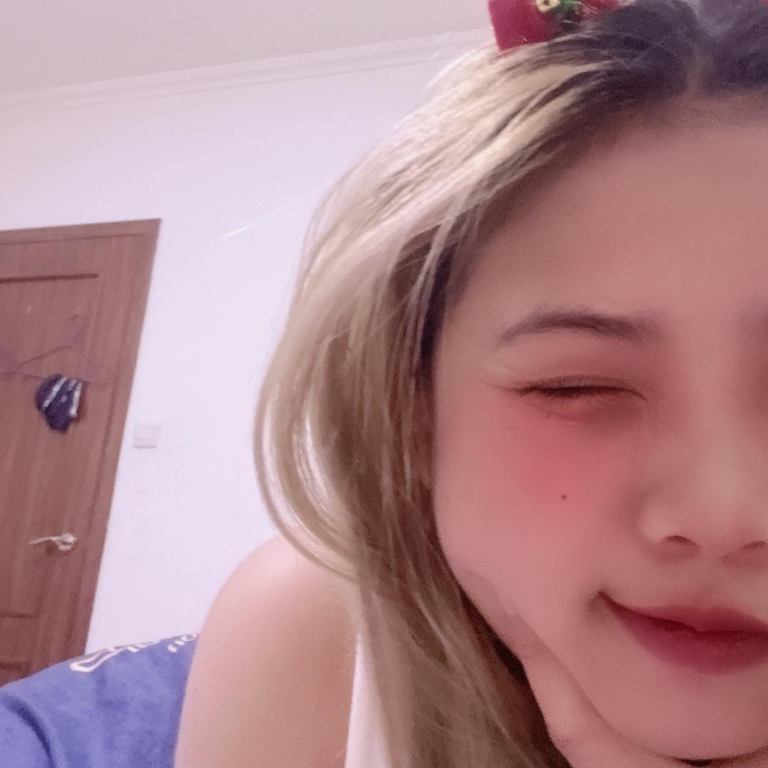 苏   柒。