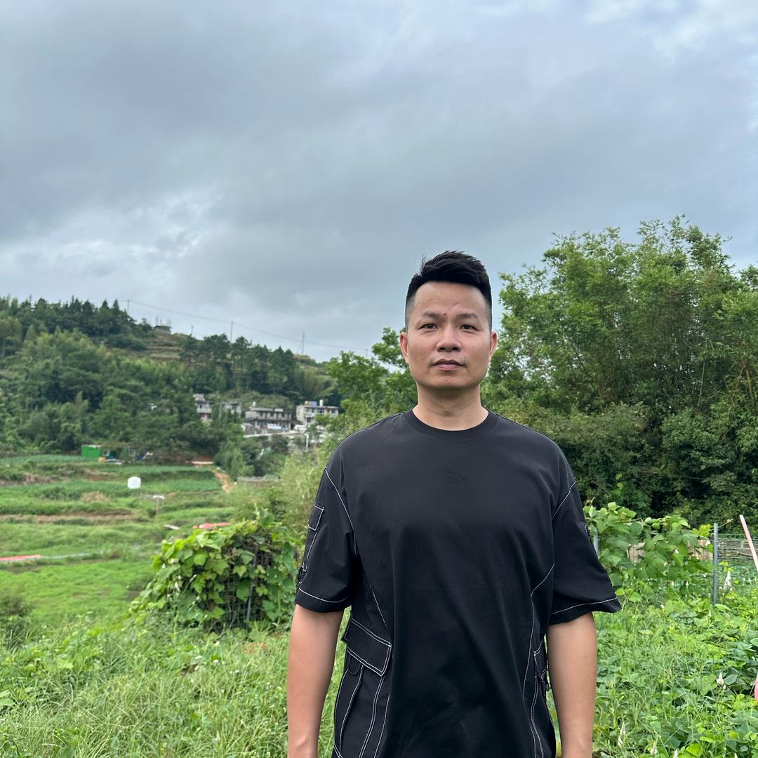 周周向前行