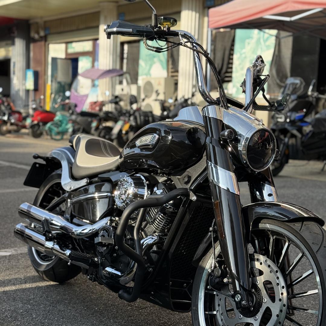 昆明团进商贸摩托车