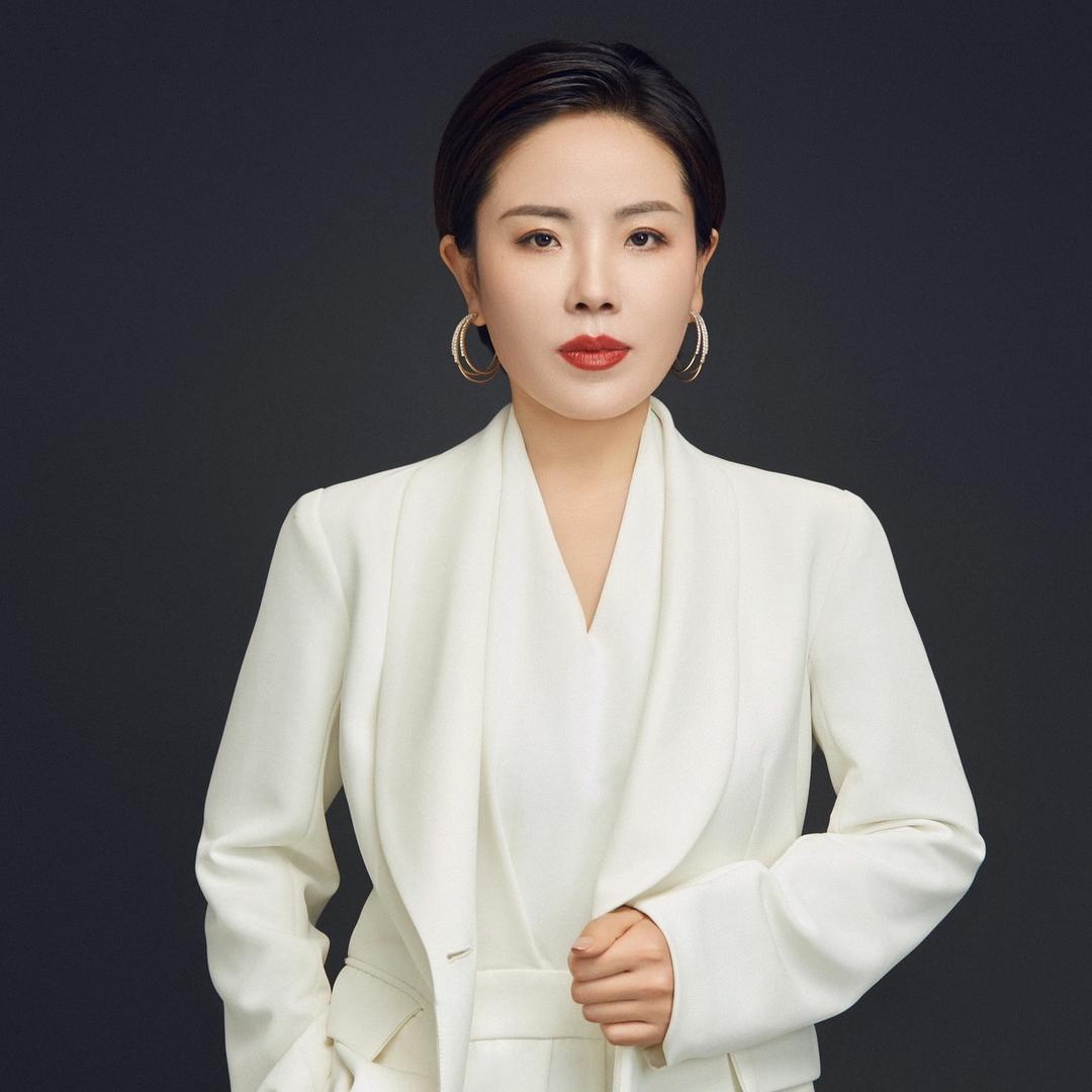 白冰妍🎙️新歌《生活一拳打碎了我》