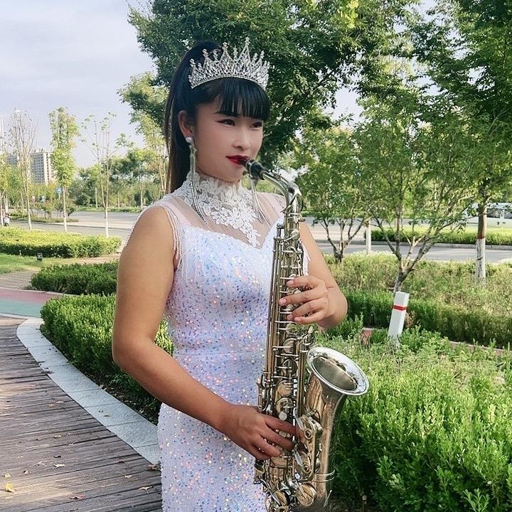 小会妮 网红小白狮演出团队