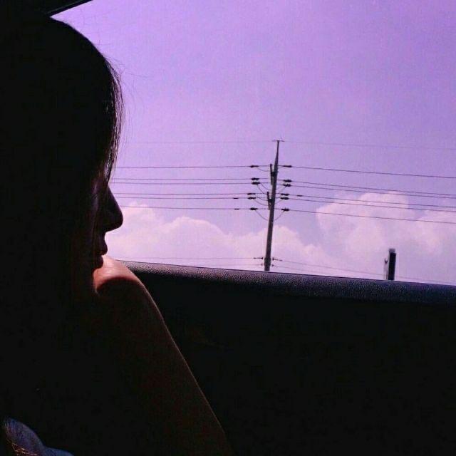 亖