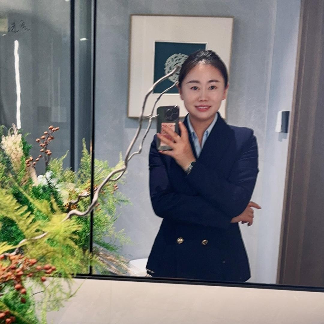 龙大地产 陈悦🌹