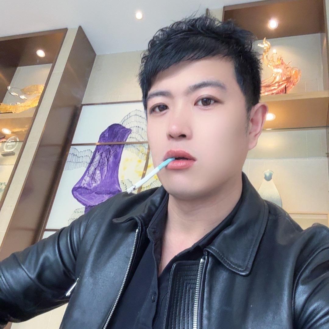 阳光下的小强
