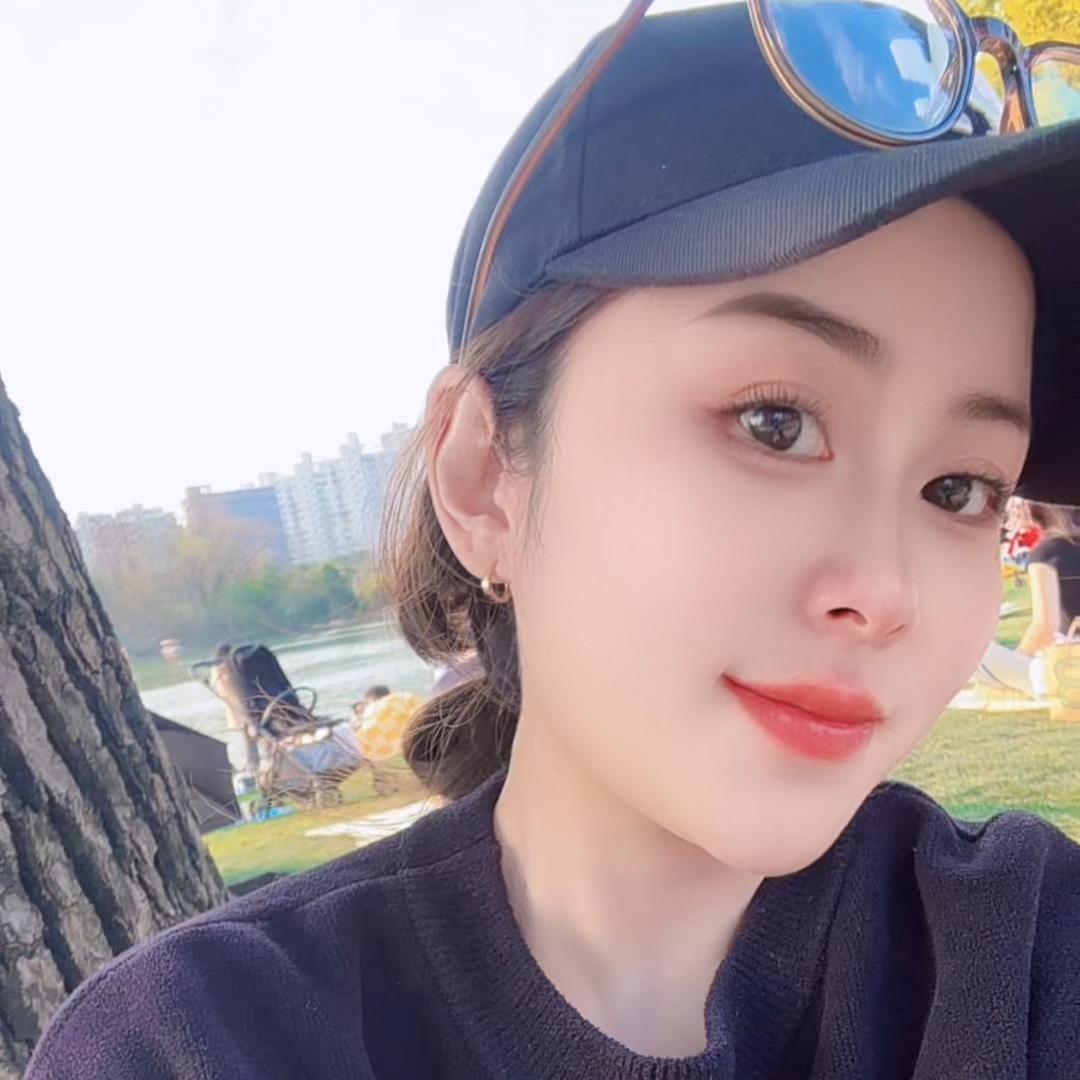 何莉