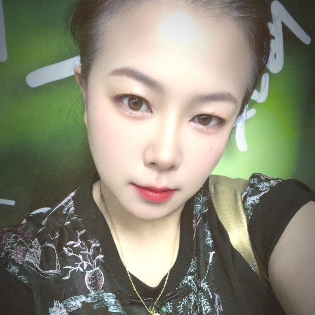 档口老板娘修平数码