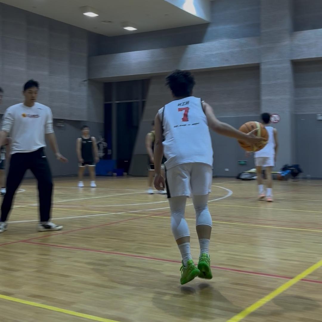 红紫黄不会投篮