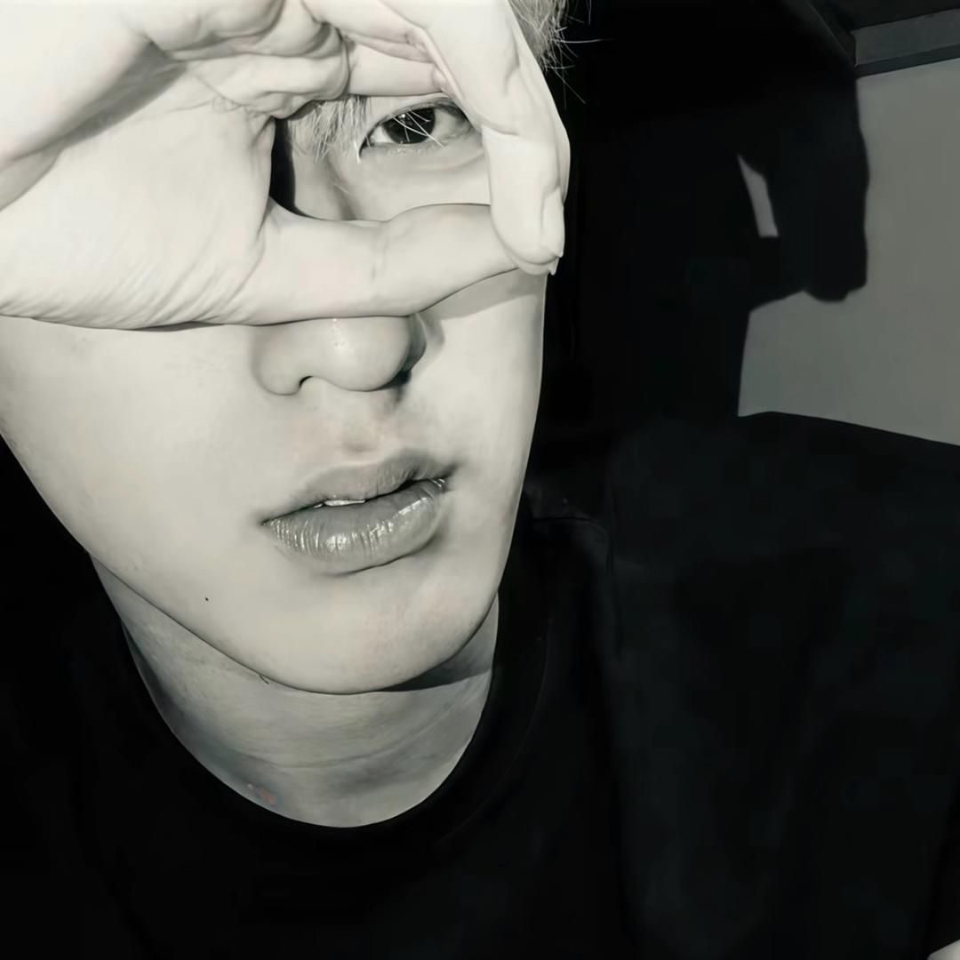 ￴￴ ￴ ￴ ￴ ￴￴ ￴ ￴ ￴